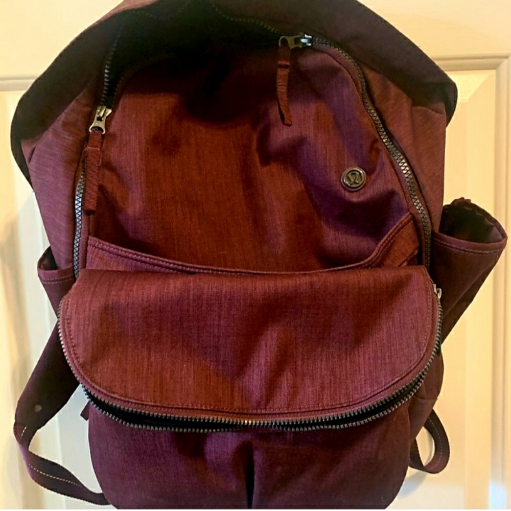 ๐๏ธ Lululemon Backpack Excellent Condition Maroon - Picture 5 of 6